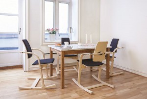 varier-actulum_dining-table_natural-ash_300dpi-800x800